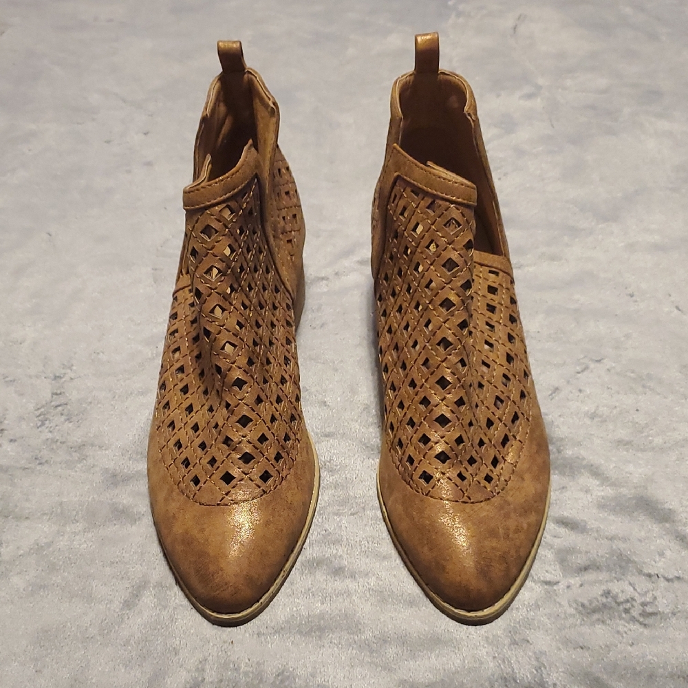 A Rider Girl Chic Bronze Women's Ankle Booties